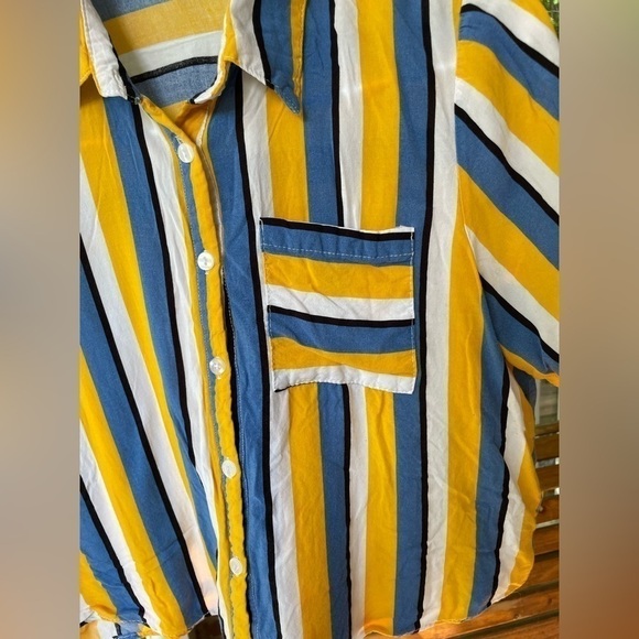 5/$25 Passport mustard yellow blue button up crop blouse size L - Picture 2 of 4